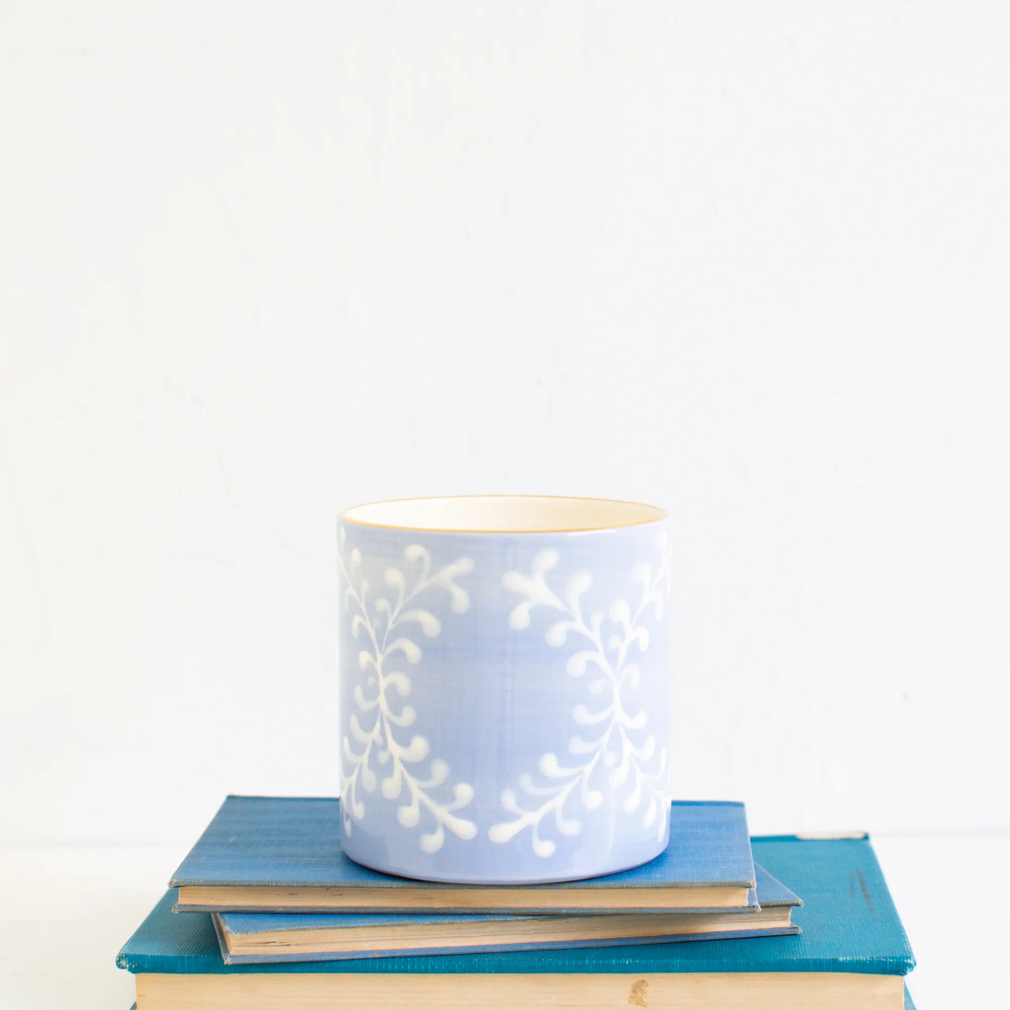 Angel Dust Peony Vase in French